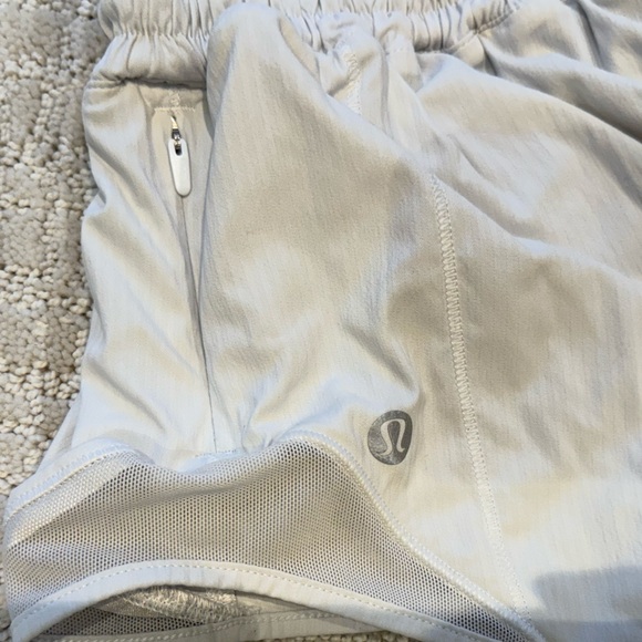Lululemon Hotty Hot Shorts size 0 WITH BAG - Picture 13 of 16